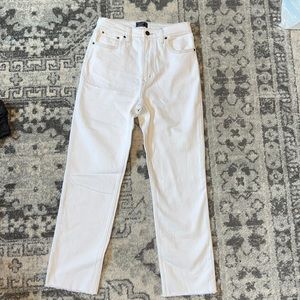 Never Worn White Abercrombie Zoe Natural Rise Ankle Straight Jeans